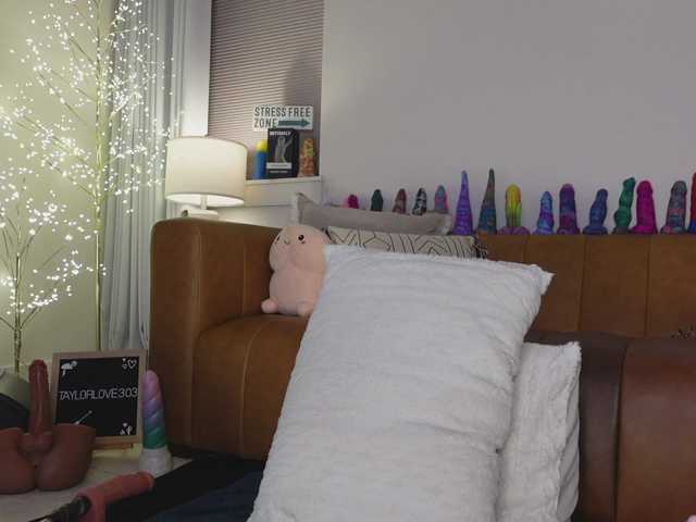 TaylorLove303's BongaCams show and profile