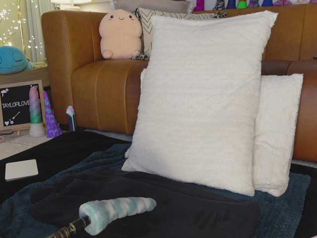 TaylorLove303's BongaCams show and profile