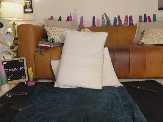 TaylorLove303's BongaCams show and profile