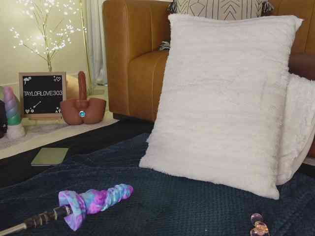 TaylorLove303 webcam