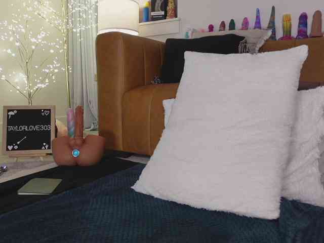 TaylorLove303 webcam