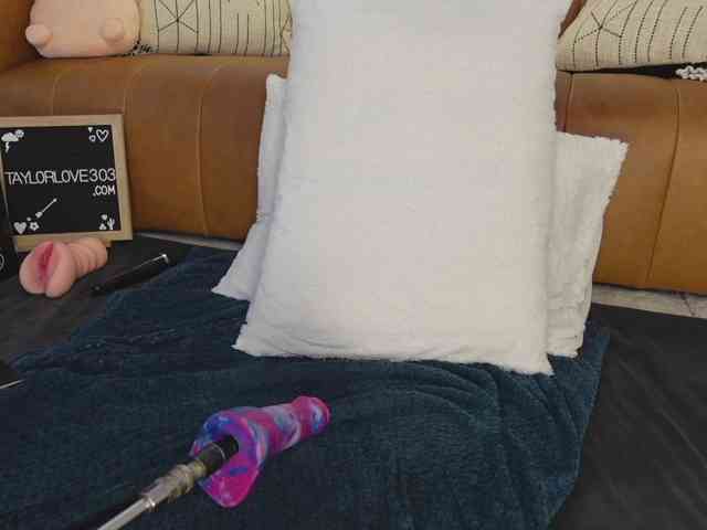 TaylorLove303 webcam