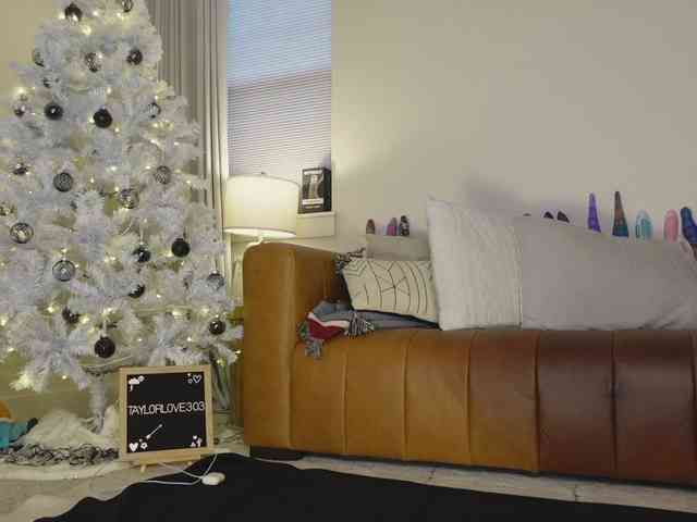 TaylorLove303 TaylorLove303