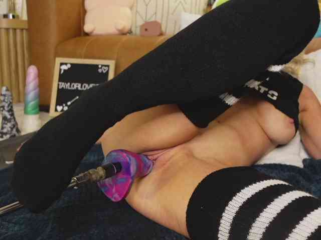 TaylorLove303 webcam