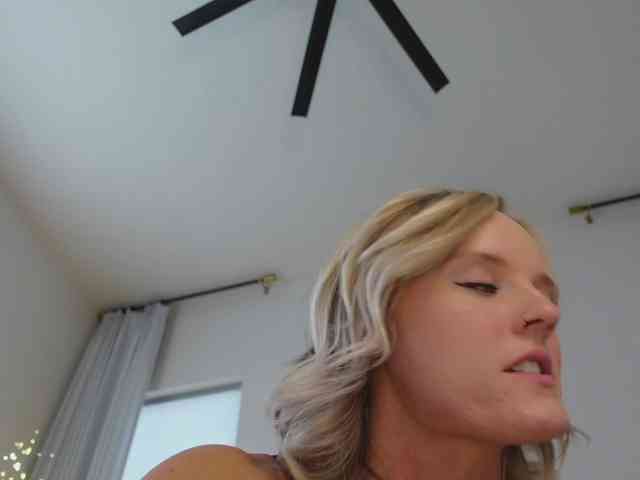 TaylorLove303 webcam