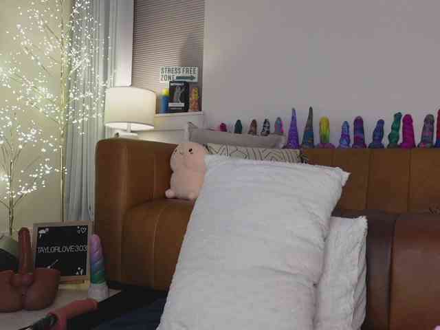 TaylorLove303 webcam