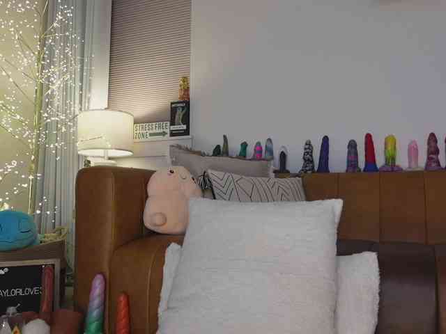 TaylorLove303 webcam