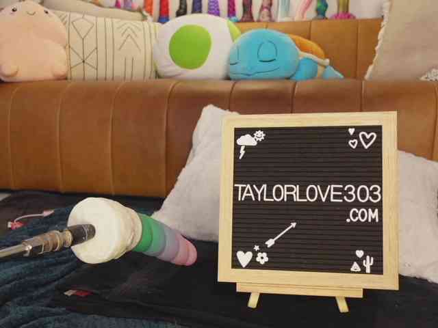 TaylorLove303 webcam