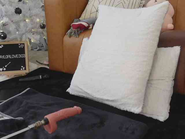 TaylorLove303 webcam