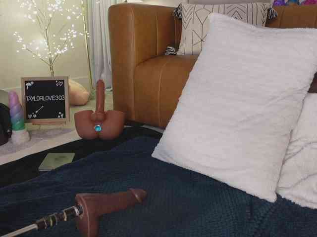 TaylorLove303 webcam
