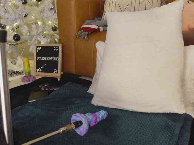 TaylorLove303 webcam