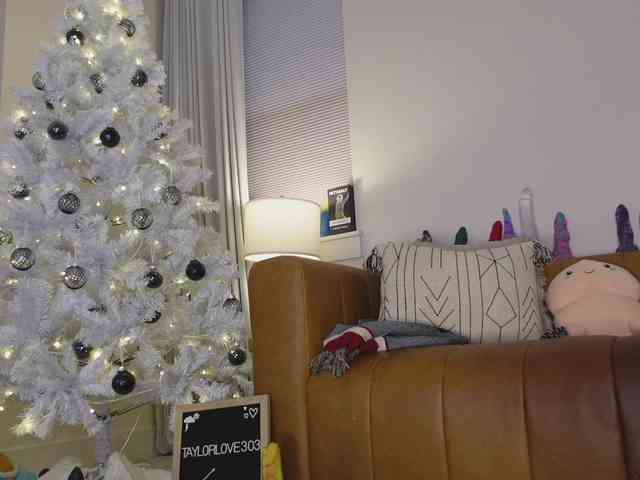 TaylorLove303 webcam