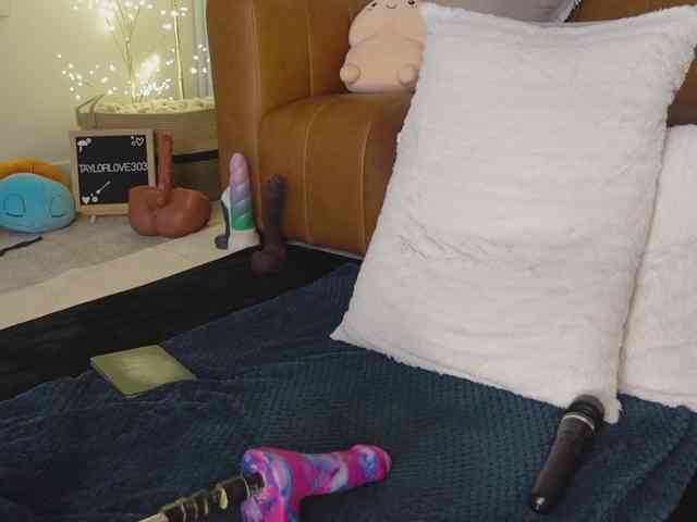 TaylorLove303 webcam