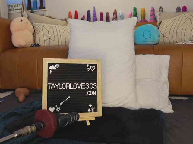 TaylorLove303 webcam