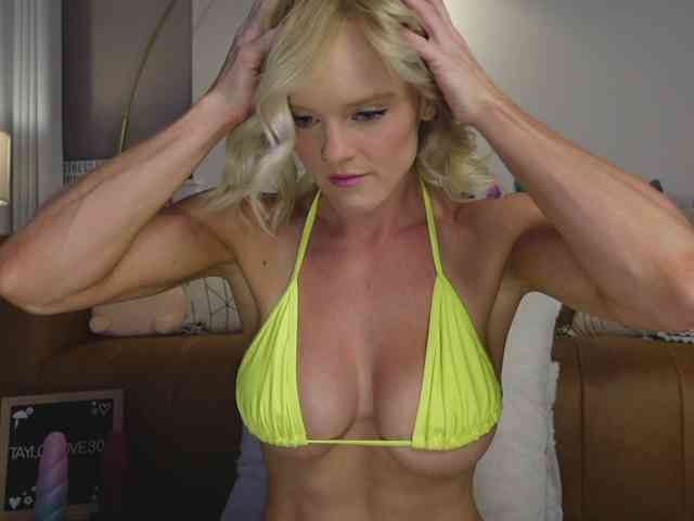 TaylorLove303 webcam