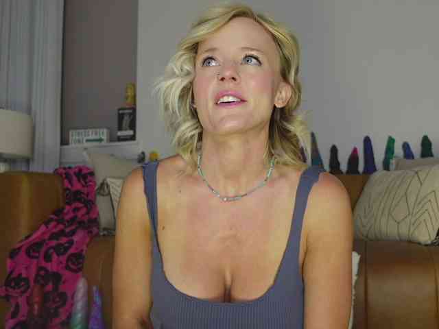 TaylorLove303 webcam