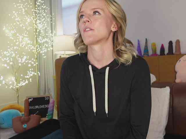 TaylorLove303 webcam