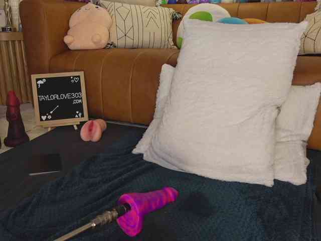 TaylorLove303 webcam