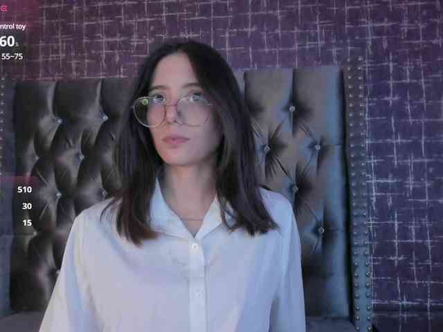 mishelKrave webcam