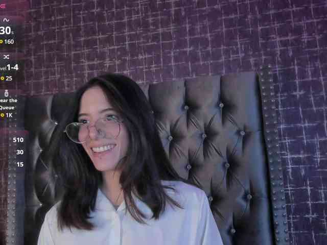 mishelKrave webcam