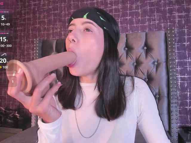 mishelKrave webcam