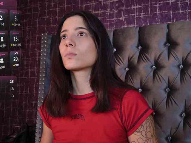 mishelKrave webcam