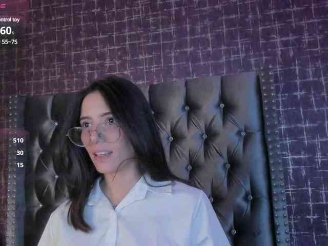 mishelKrave webcam
