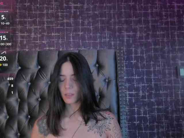 mishelKrave webcam