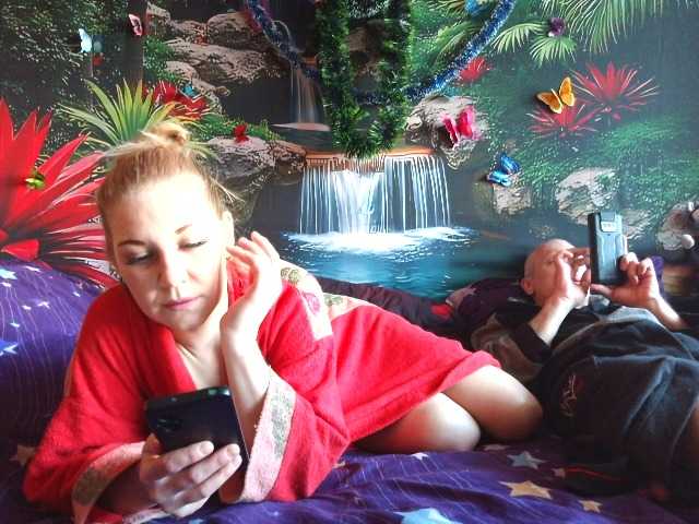 Aleksa26's BongaCams show and profile