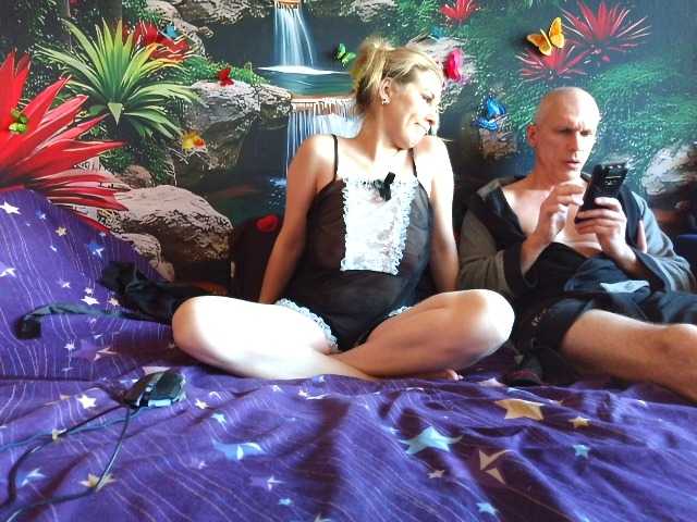 Aleksa26's BongaCams show and profile