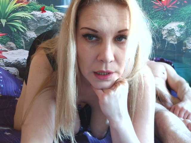 Aleksa26's BongaCams show and profile