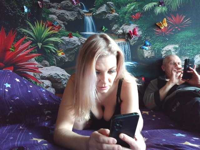 Aleksa26's BongaCams show and profile