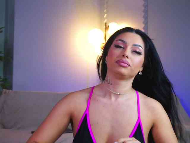 LaylaJade webcam