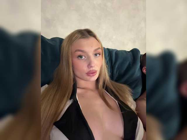 Sex chat gratuit in direct cu love-vibe pe BongaCams