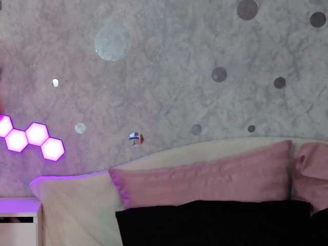 AffiinaLovsx's BongaCams show and profile