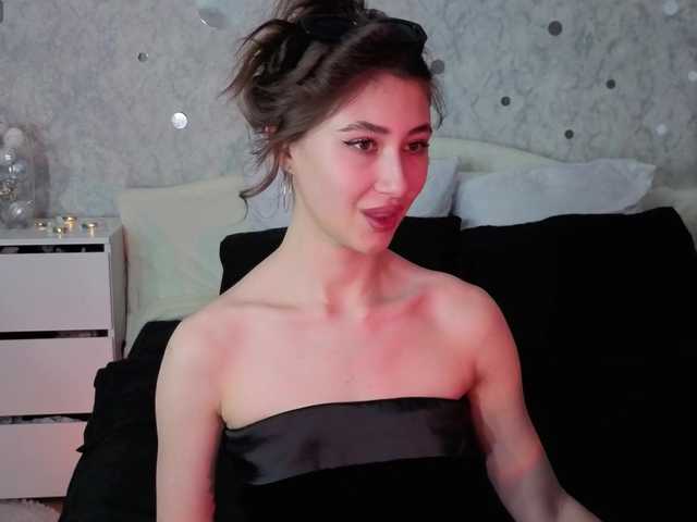 AffiinaLovsx's BongaCams show and profile