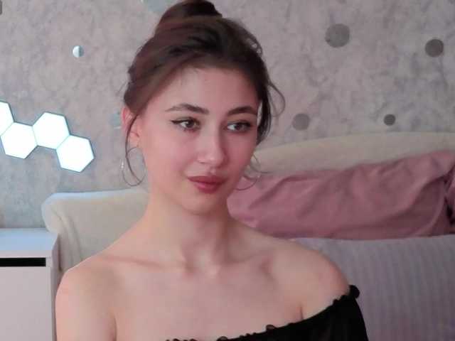 AffiinaLovsx's BongaCams show and profile