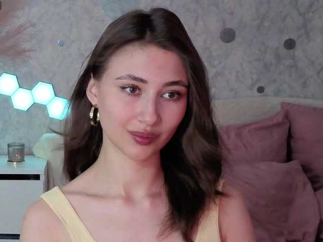 AffiinaLovsx's BongaCams show and profile