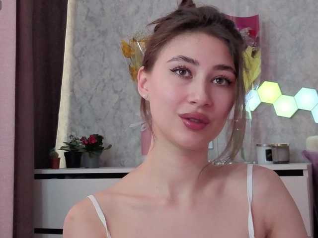 AffiinaLovsx's BongaCams show and profile