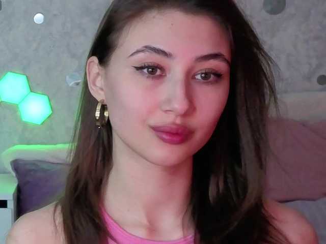 AffiinaLovsx's BongaCams show and profile