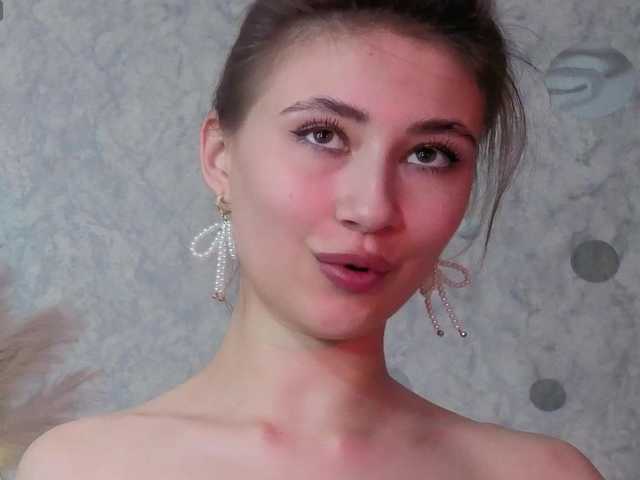 AffiinaLovsx's BongaCams show and profile