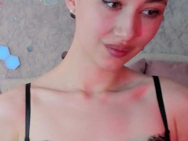 AffiinaLovsx's BongaCams show and profile