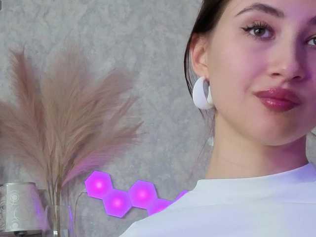 AffiinaLovsx's BongaCams show and profile