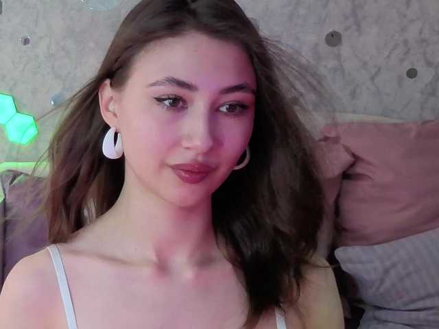 AffiinaLovsx's BongaCams show and profile