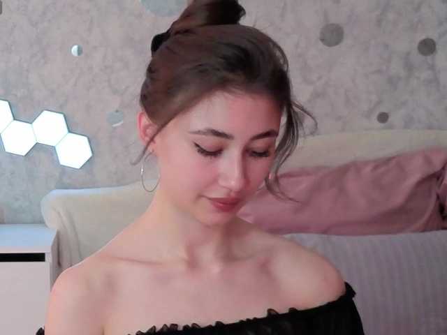 AffiinaLovsx's BongaCams show and profile