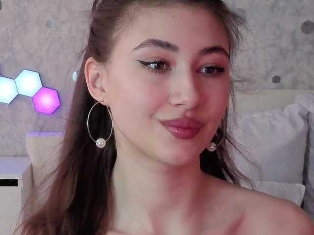 AffiinaLovsx's BongaCams show and profile