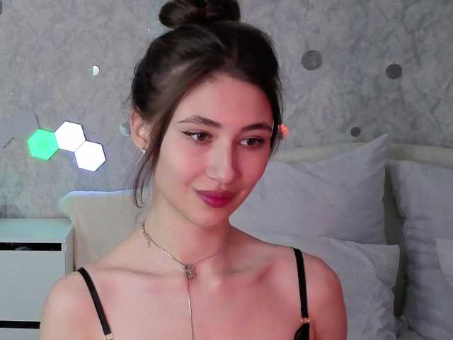 AffiinaLovsx's BongaCams show and profile