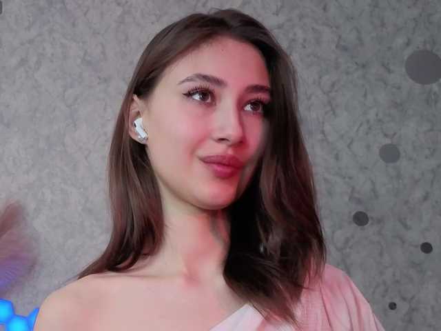 AffiinaLovsx's BongaCams show and profile