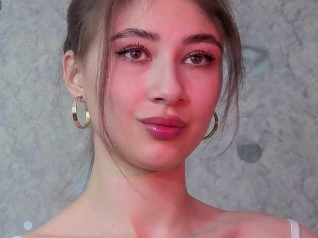 AffiinaLovsx's BongaCams show and profile