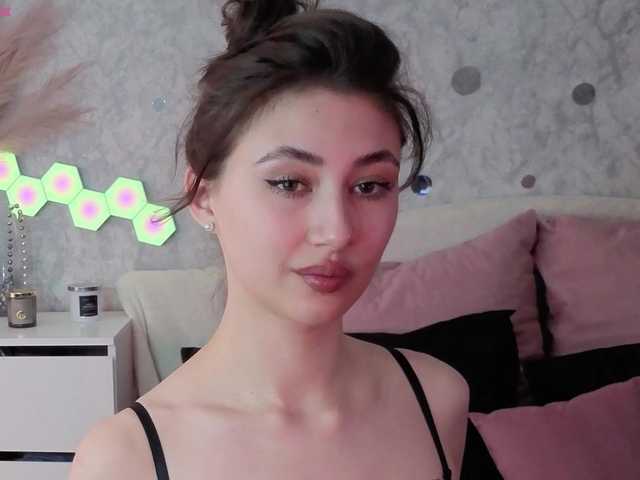 AffiinaLovsx's BongaCams show and profile